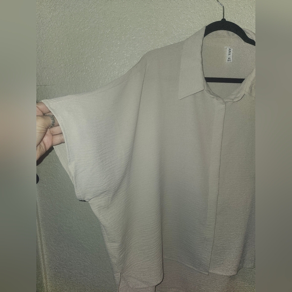 🐚NWOT Zenana "Texture Button Up Short Sleeve High-Low Shirt" Sand Beige🐚 Sz XL - Picture 4 of 14